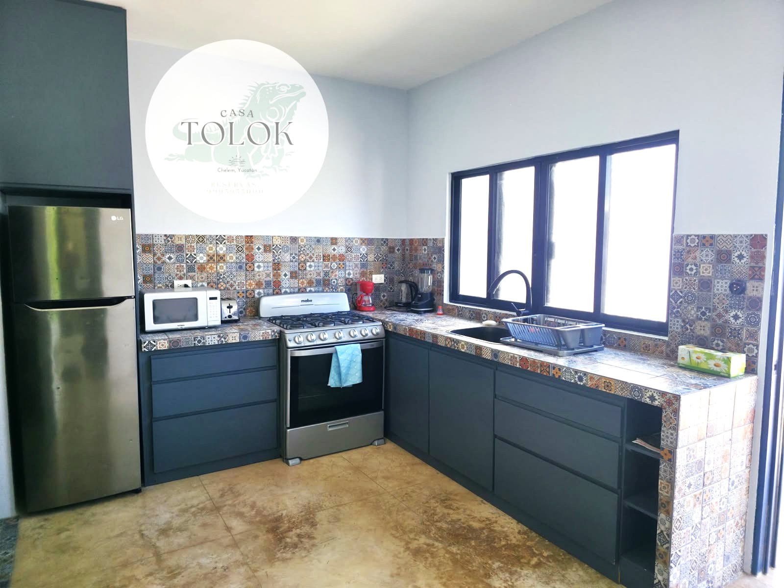 Casita Tolok's fully equipped kitchen