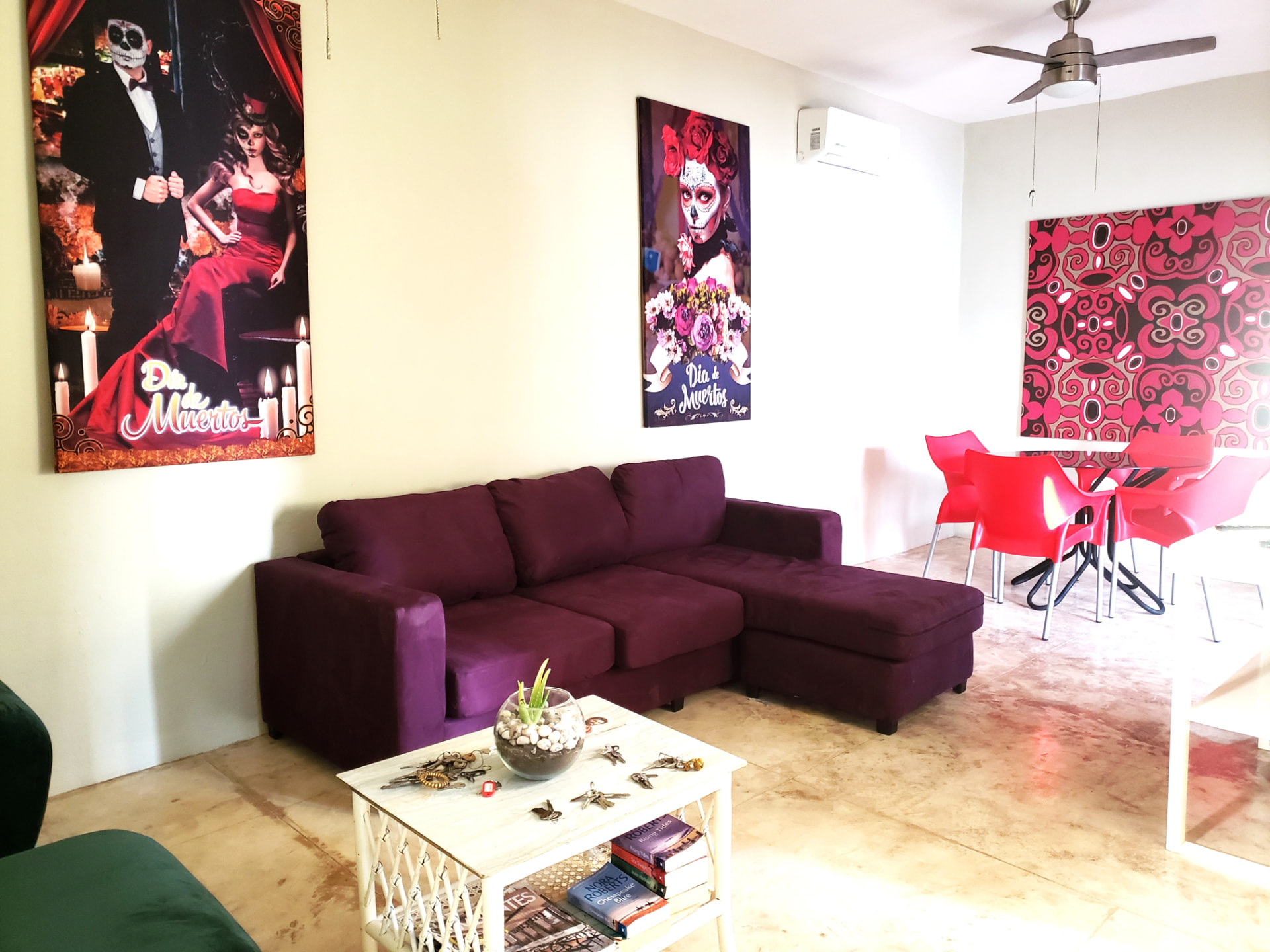 Casita Tolok living and dining room